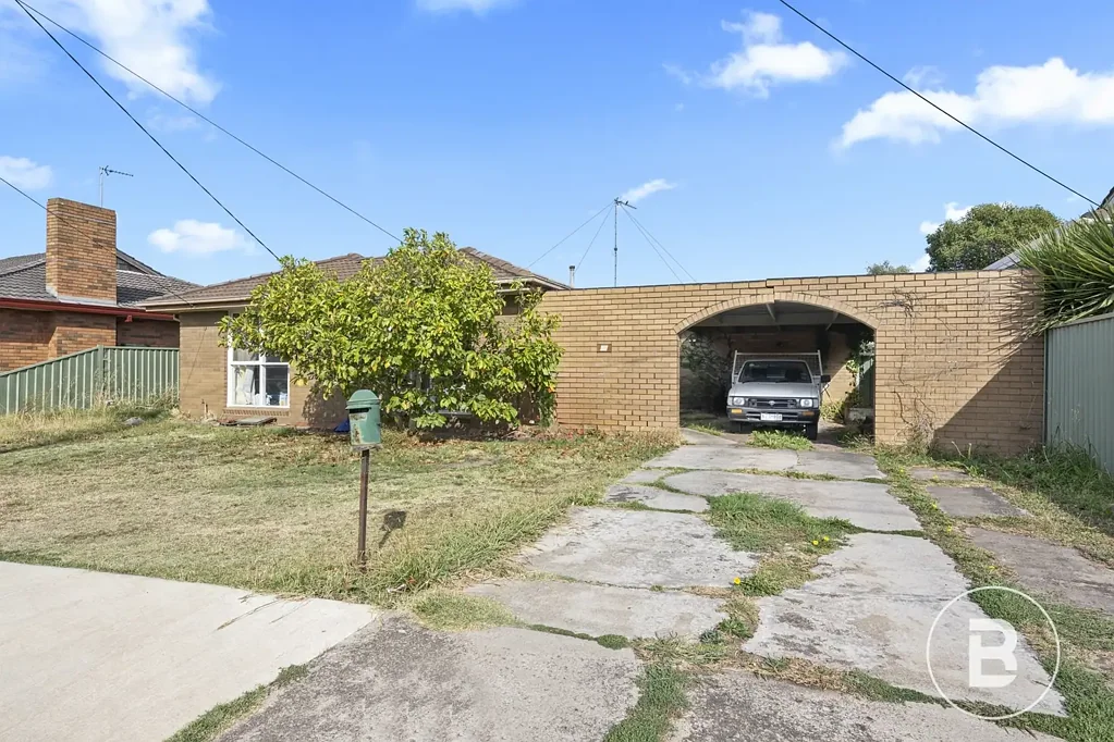 Wendouree 4બેડરૂમ ENDLESS POTENTIAL IN A SOUGHT-AFTER WENDOUREE LOCATION!