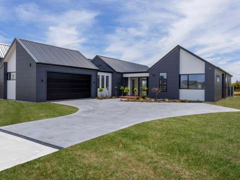 Wharewaka 4房  Seamless design, exceptional living