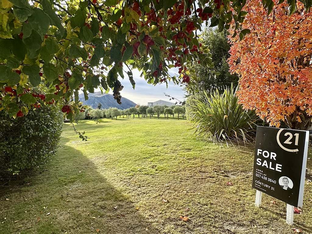 Wanaka Ridgecrest: Secure Now, Pay on Title