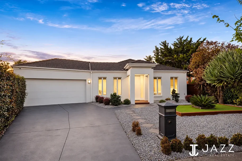 Point Cook 4બેડરૂમ Spacious Family Living on 676m² with an Exceptional Backyard