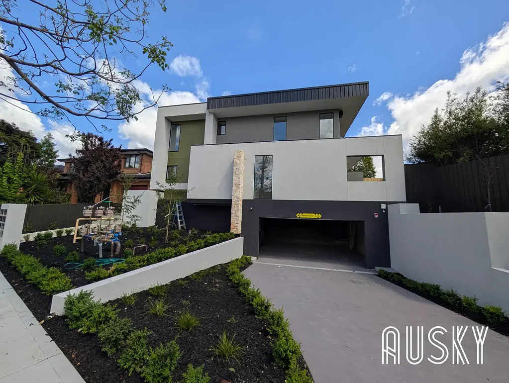 Doncaster 4部屋 Modern New Townhouse for Sale in Doncaster