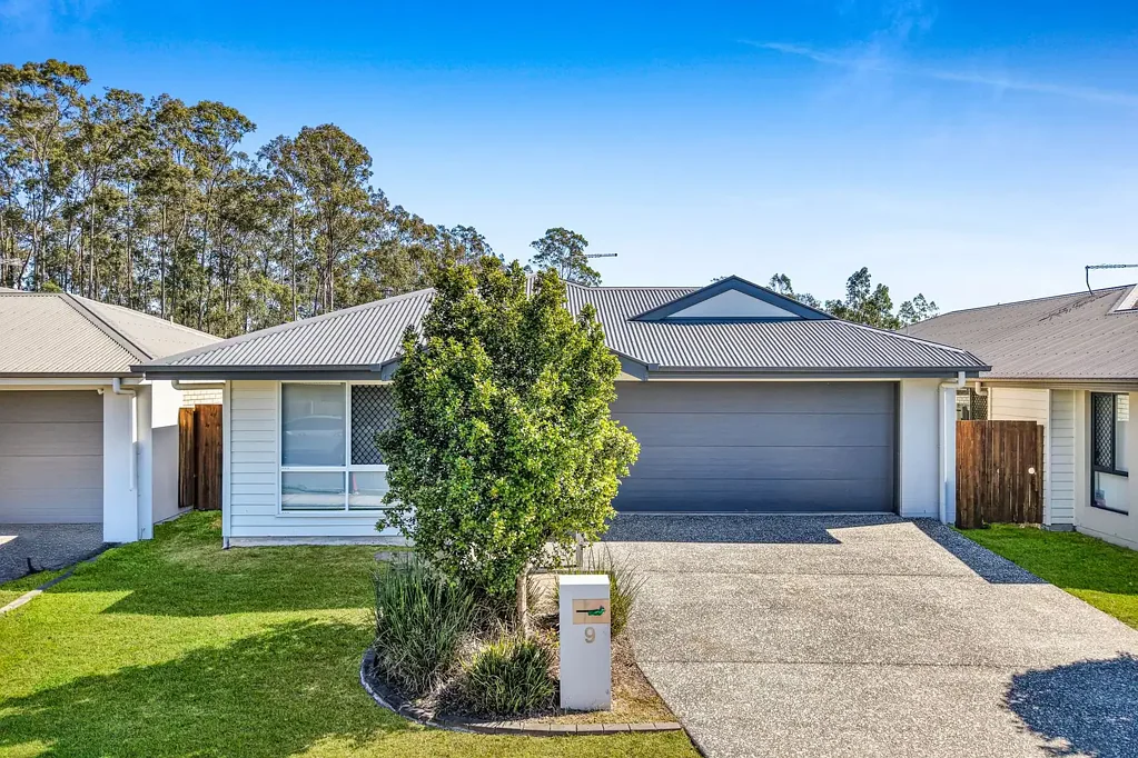 Deebing Heights 4房 随时入住，Deebing Heights宁静地段的宽敞家庭生活 Move in ready, Spacious Family Living in a Peaceful Deebing Heights Location