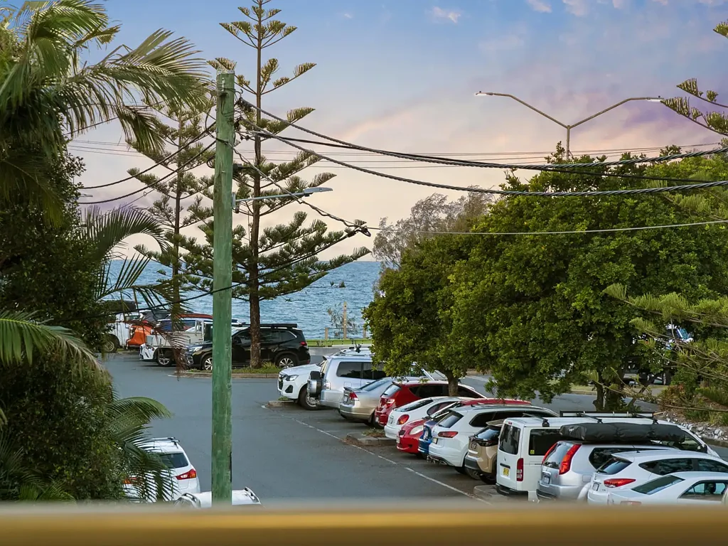 Tugun 3Zimmer Rare Coastal Luxury: Ocean Views, Bespoke Renovation & Premier Position in 'Bayswater'