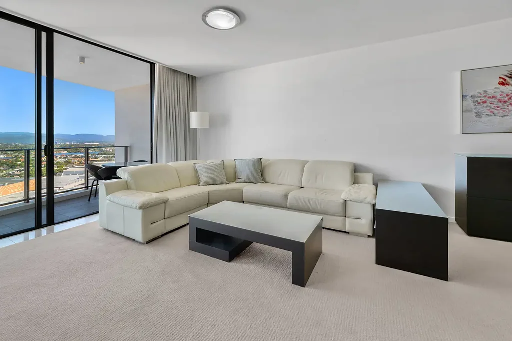 Broadbeach 1Zimmer OVERSIZED 1 BEDROOM + MULTI PURPOSE ROOM (2nd bedroom) STUNNING OCEAN & RIVER VIEWS