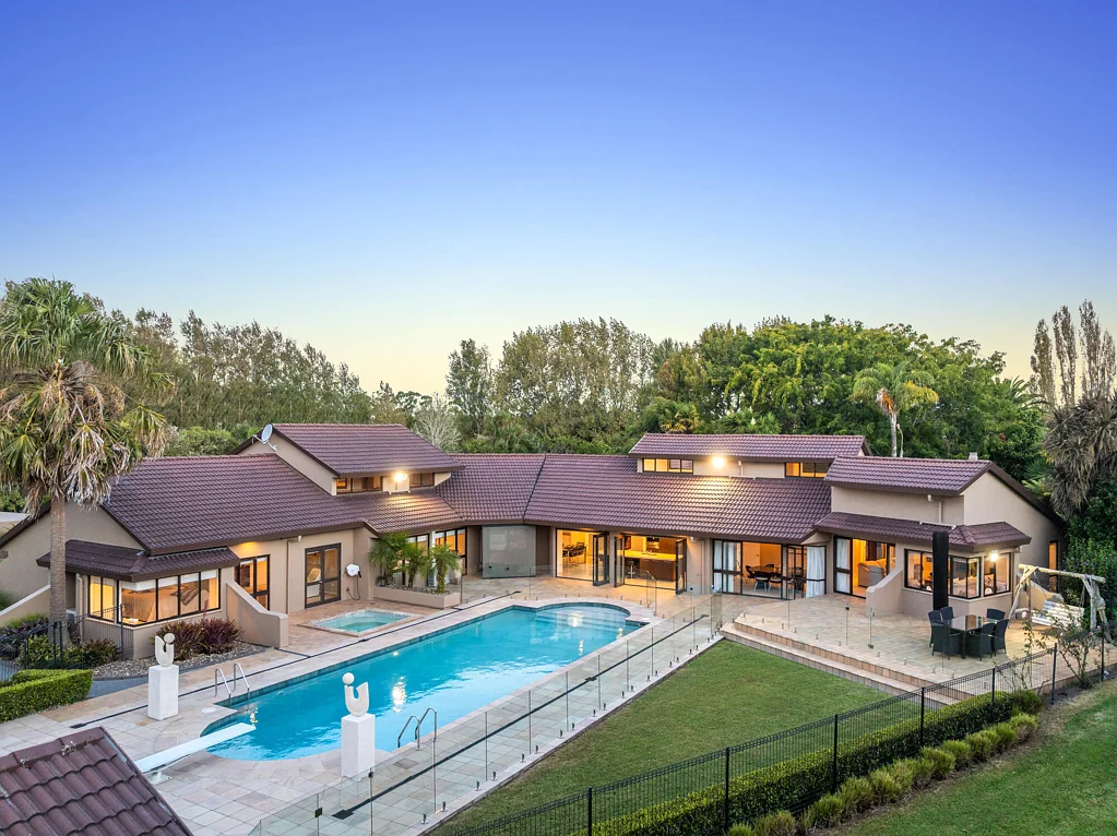 Dairy Flat 6 Slaapkamer Equestrian Masterpiece - Outstanding Future Urban