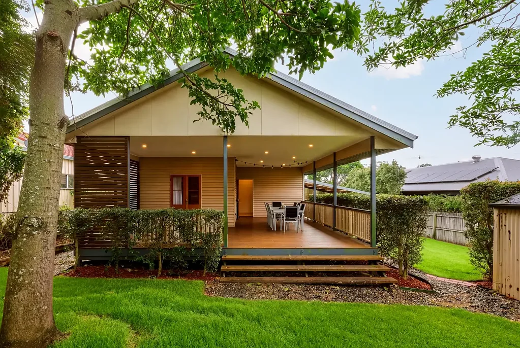 Zillmere 3房 宽敞627平地块 特色小屋风格 温馨三卧 宽敞后院 便利交通 优质学区 Priced to sell- Presenting All Offers