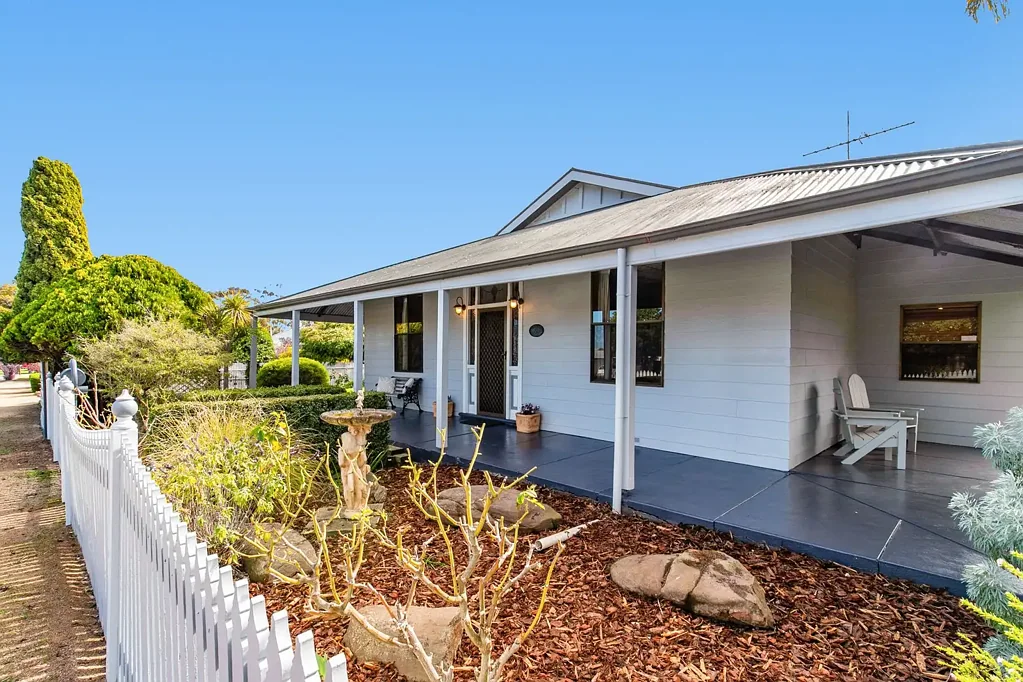 Maitland 3房  Dreaming of the white picket fence?