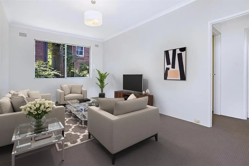 Convenient 2 Bedroom Apartment in Prime Location