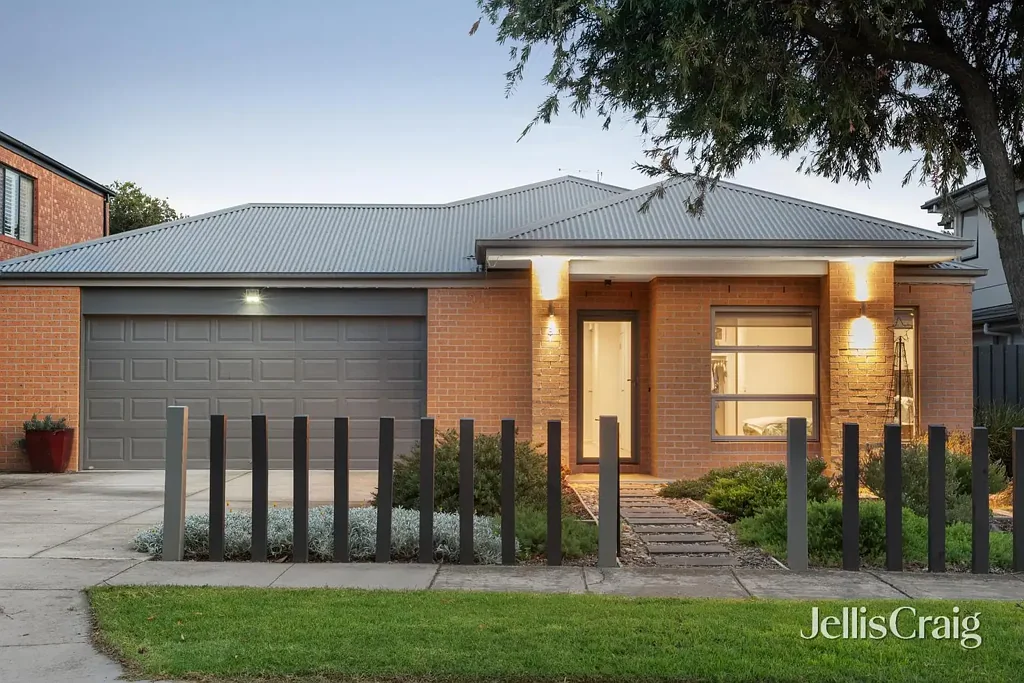 Moorabbin 4ห้องนอน A modern marvel of single level parkside living
