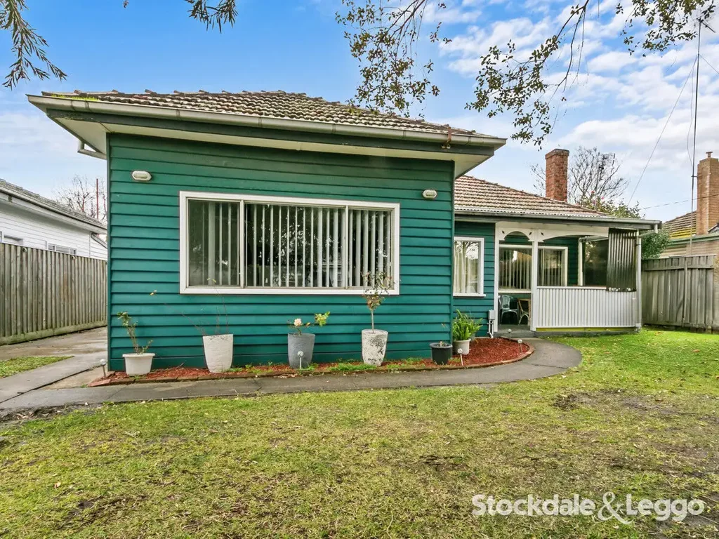 Updated Home Minutes From Town!