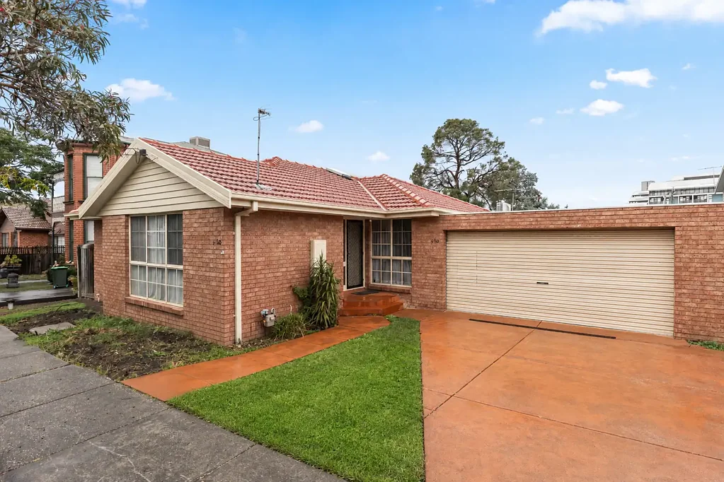 Freshly Updated Family Living in the Heart of Coburg