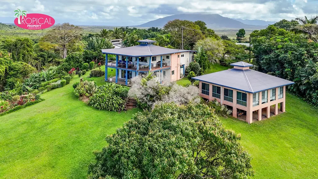 Carmoo 4બેડરૂમ Hilltop Sanctuary with Two Residences & Spectacular Ocean/Island Views !
