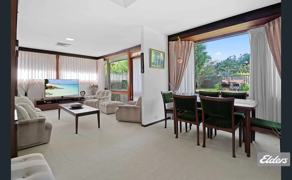 Beautiful Family Home In The Catchment of Matthew Pearce School!