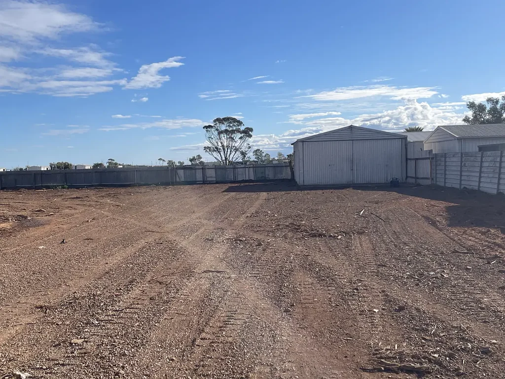 Port Pirie RARE AS IT'S GOT A SHED ESTABLISHED