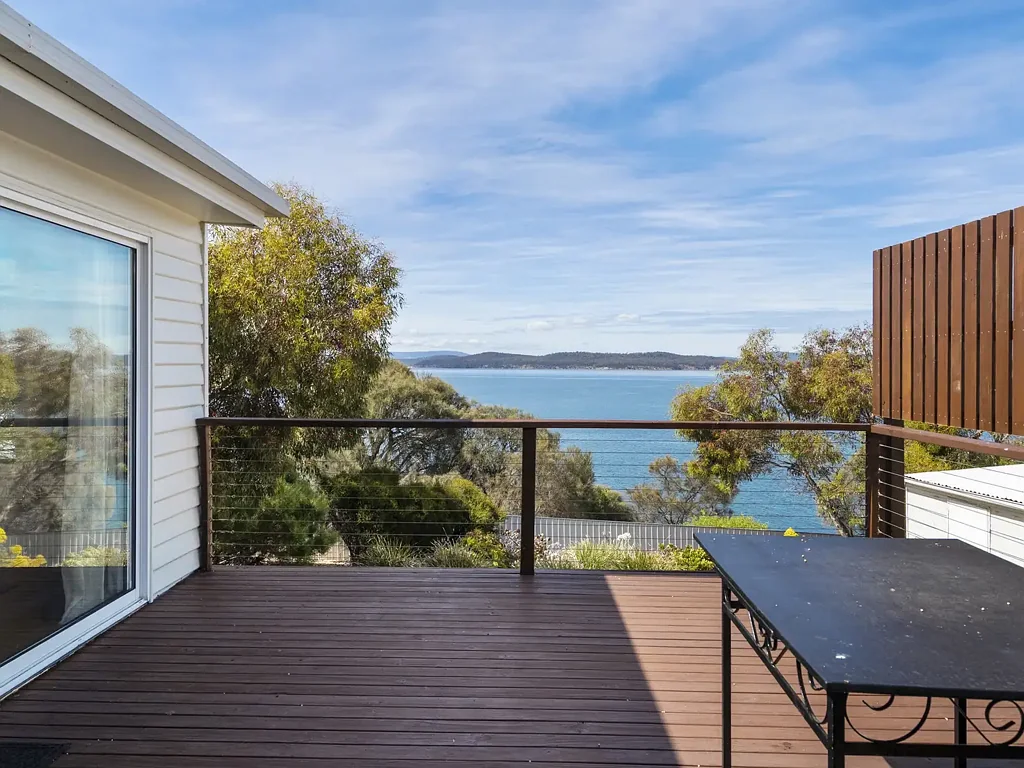 Primrose Sands 1ਬੈੱਡਰੂਮ "Waterfront" Classic Beach Cottage