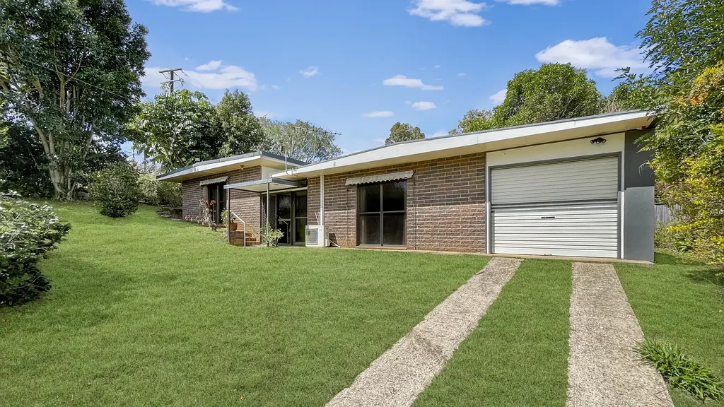Palmwoods 2Kwarto Fantastic Opportunity awaits..