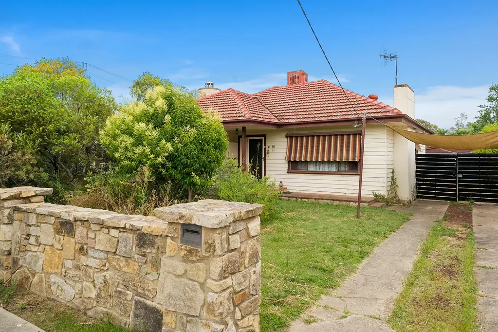 GREAT CENTRAL LOCATION- FULLY FURNISHED