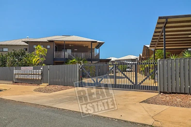 Baynton 3房  Terrific Townhouse & Secure Return