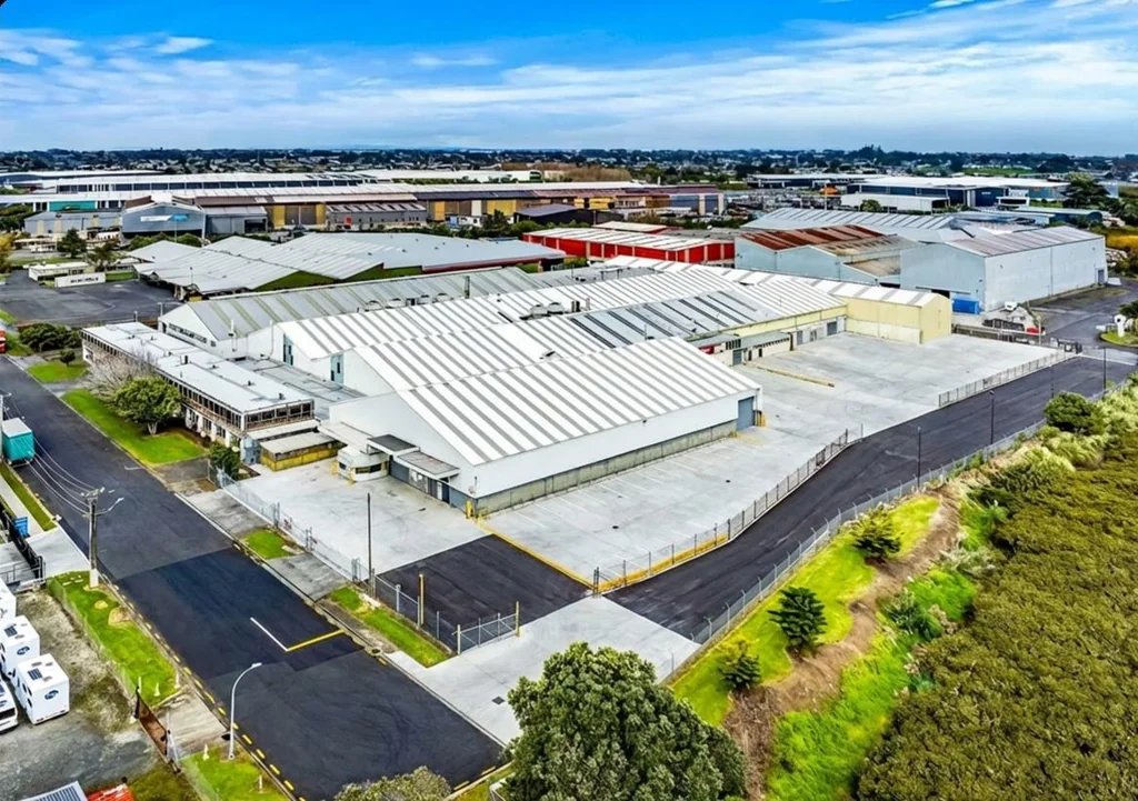 Favona CBRE | Large-Scale Warehouse with Flexible Options