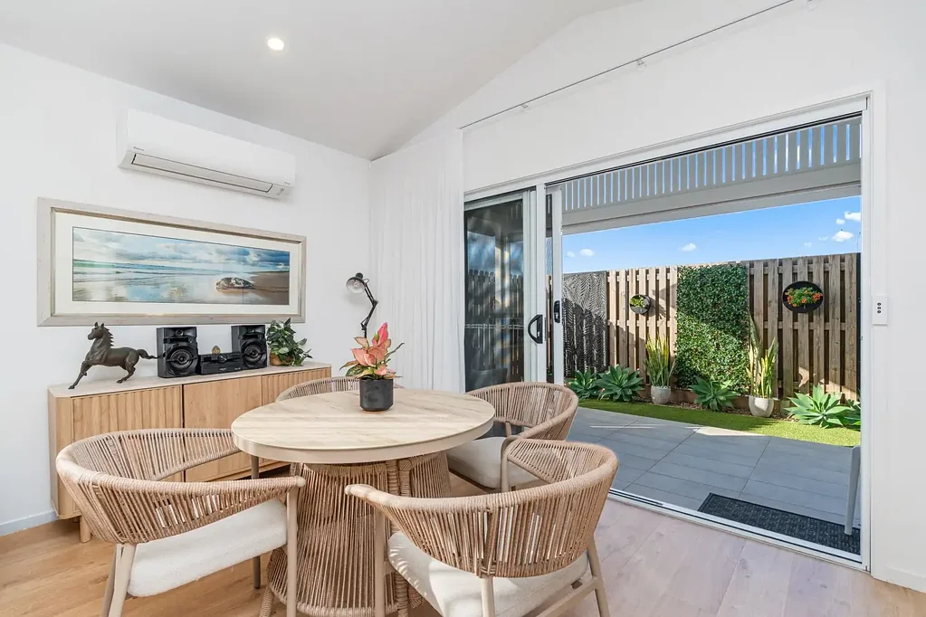 Urangan 2Phòng ngủ Spacious Beauty, Private Corner Location