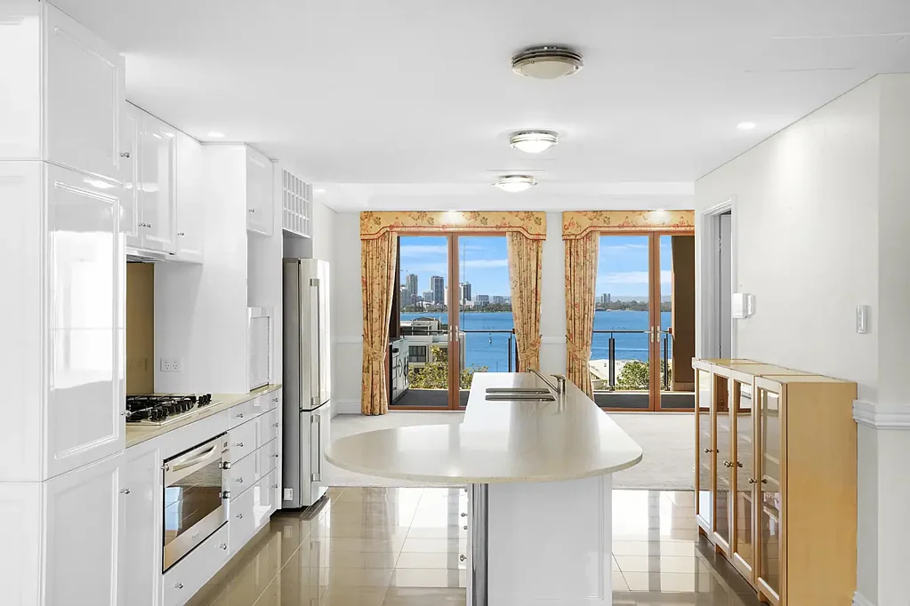 South Perth 2房  ELEVATED RIVERSIDE LUXURY WITH PANORAMIC VIEWS