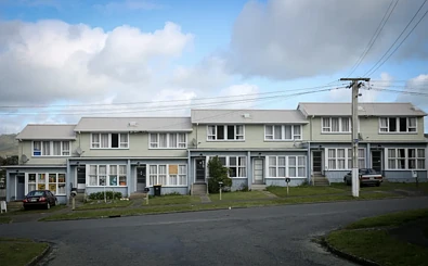 每套成本超$33.6万！新西兰公共住房翻新计划进展如何？