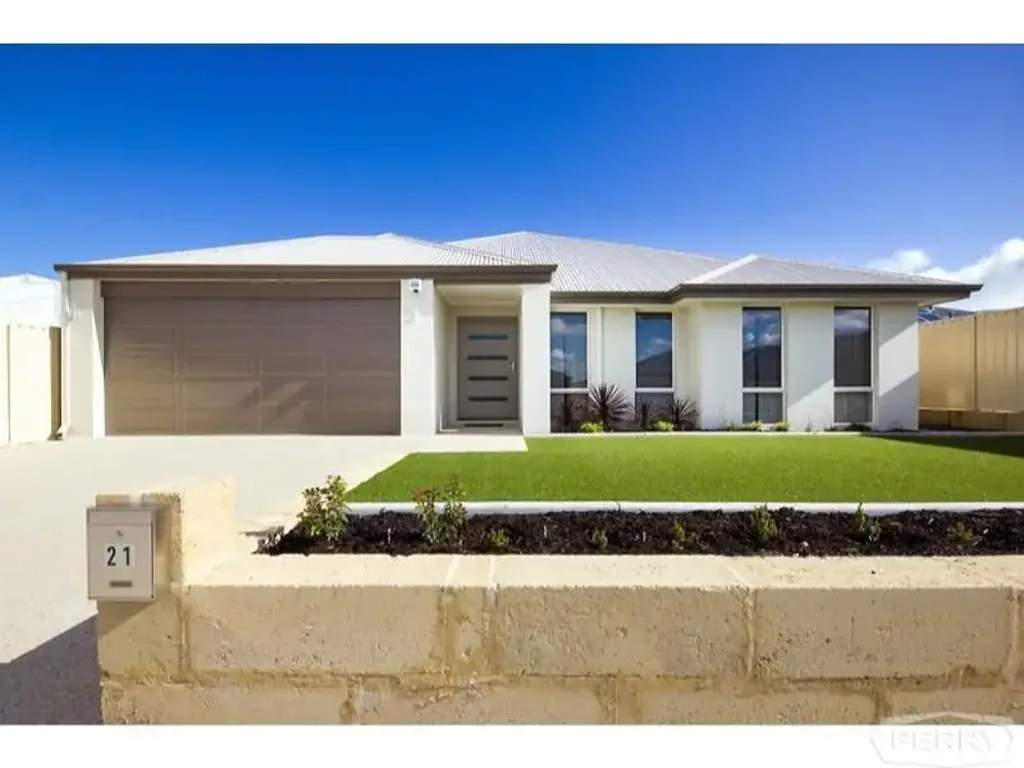 Well-Presented Family Home Close to the Beach