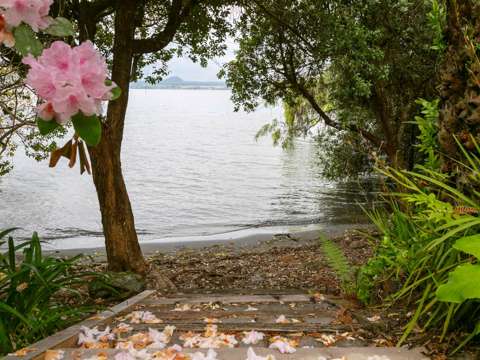 Acacia Bay 5房 Lake Taupo湖畔豪宅，832㎡全幅阔地，绝美风光尽收眼底，名家打造传承匠心，湖光山色奢享人生 Waterfront With Direct Beach Access