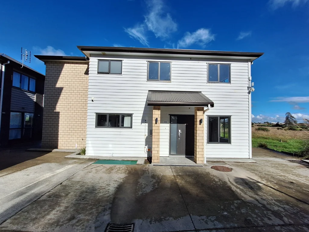Spacious 4 Bedroom, 1 Bathroom with lovely views.