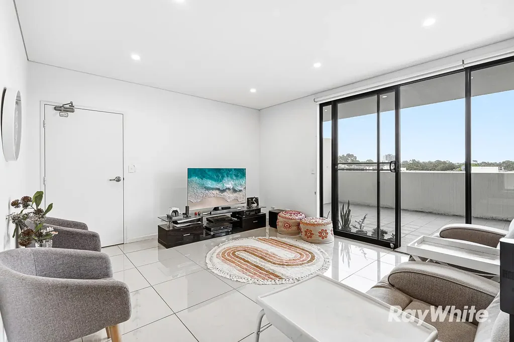 Wentworthville 1कमरा Generous Space, Double Balconies and a Huge North-Facing Terrace