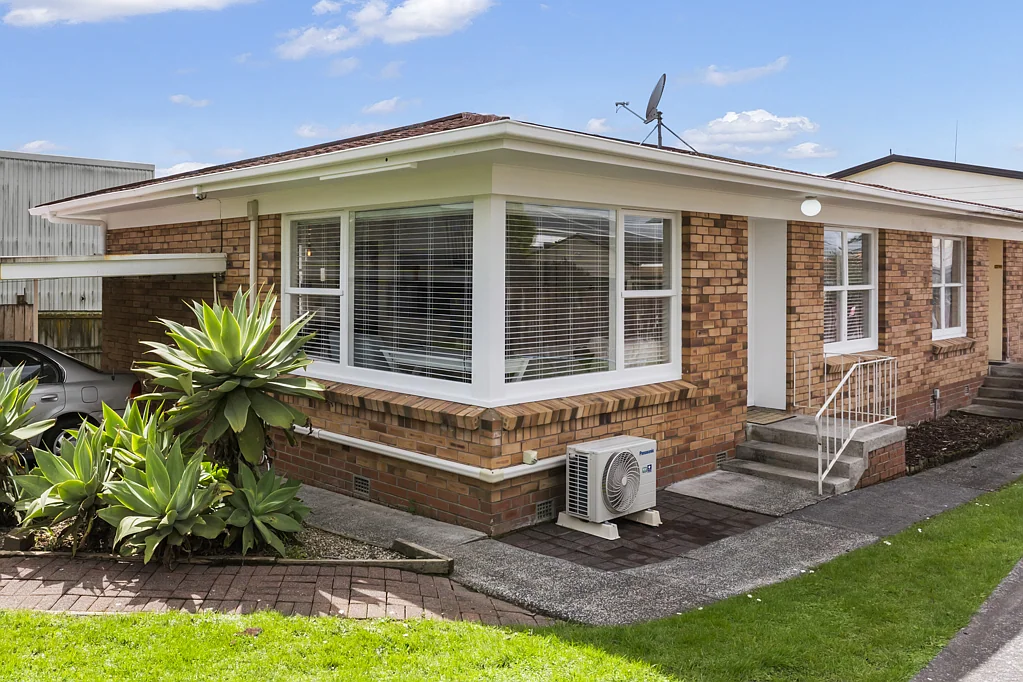 Totara Vale 2房  Price Dropped to Sell Seriously Now!