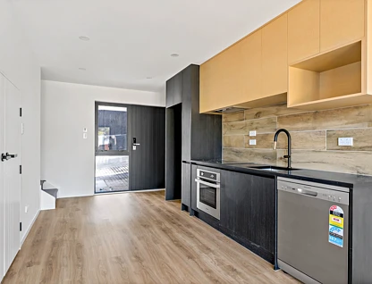 Lot 1-4/35 Glenbervie Crescent, Massey, Waitakere City, Auckland, 2房, 2浴, 城市屋