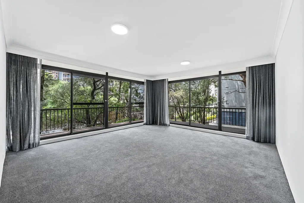 Semi-Sized Apartment In A Prime Lifestyle Location