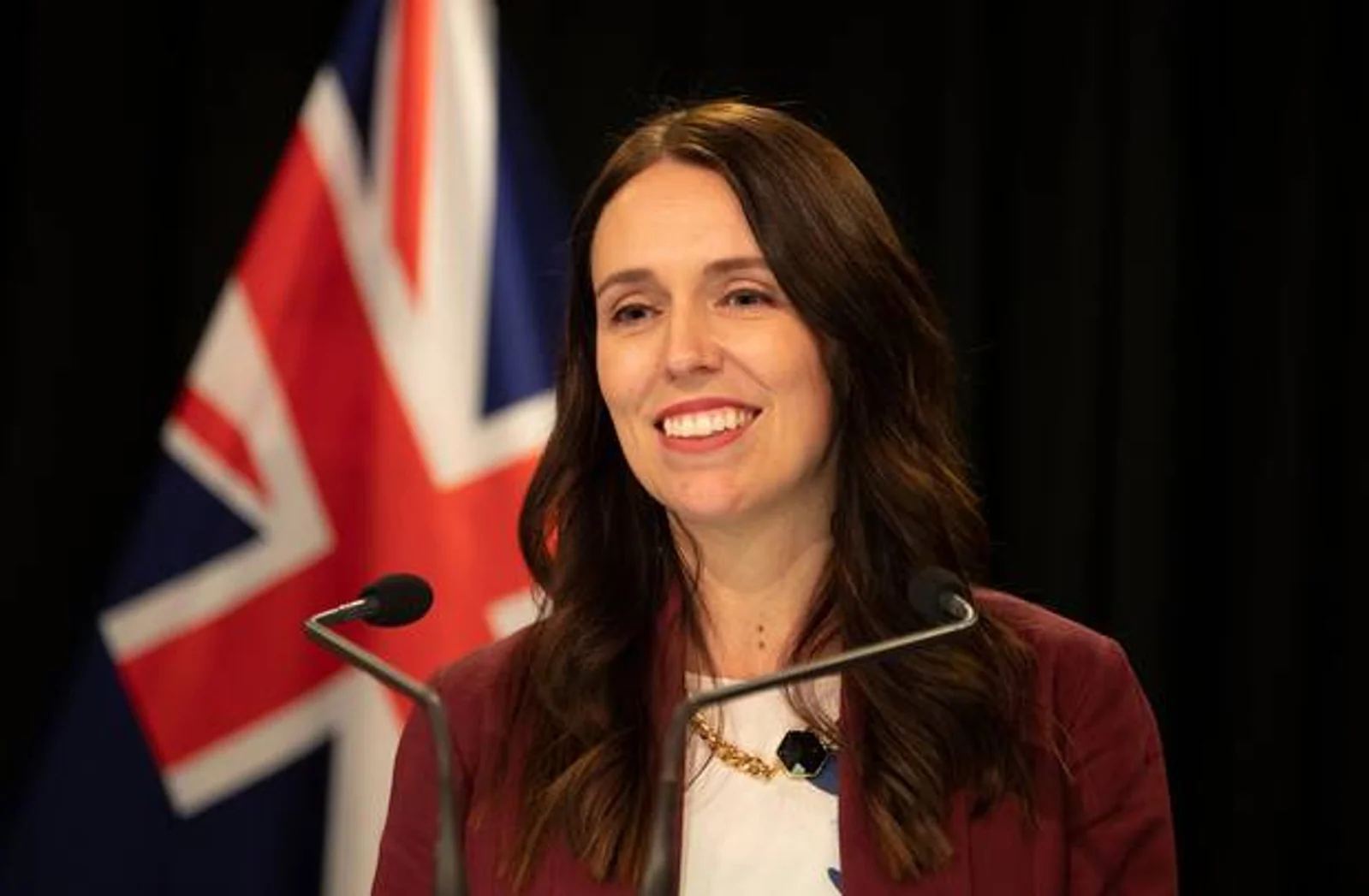 这一切太魔幻了！大选倒计时100天！Jacinda Ardern稳了？