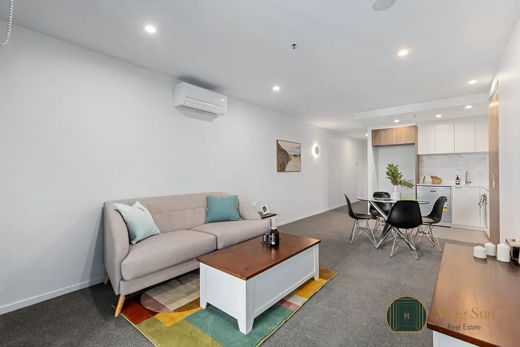 Phillip 1Zimmer Investment Opportunity  $420,000--  Sell with Lease $630/week
