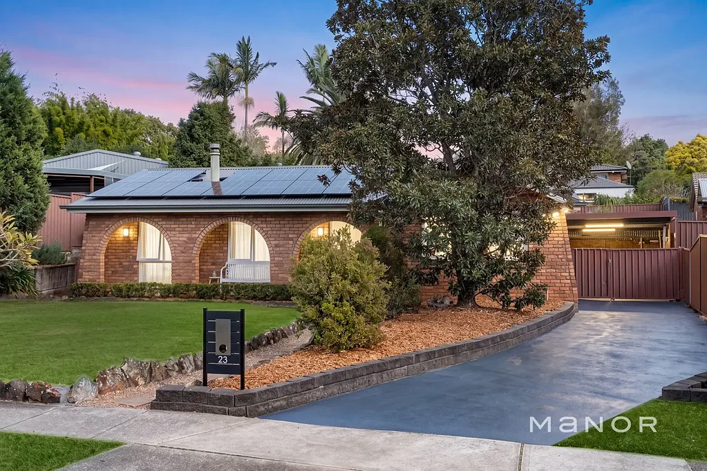Kings Langley 4Phòng ngủ Sunlit Family Living on 811sqm with Pool & Endless Potential