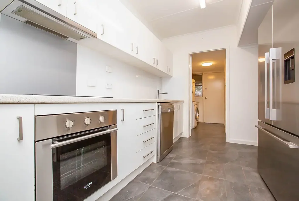 South Hedland 3ห้องนอน $900 per week Rent! FULLY RENOVATED Family Home! ABSOULTLEY STUNNING!