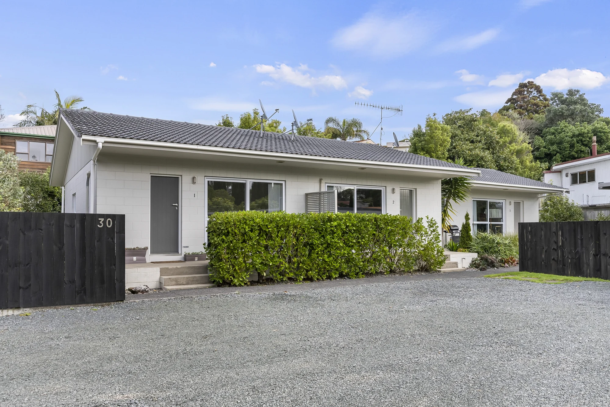 1/30 Chartwell Avenue, Glenfield, photo 1