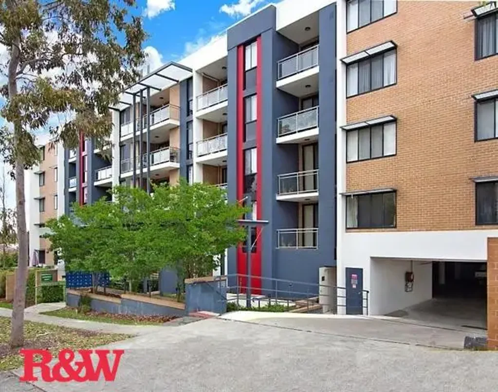 UPDATED 2 BEDROOM UNIT - DON'T MISS OUT !