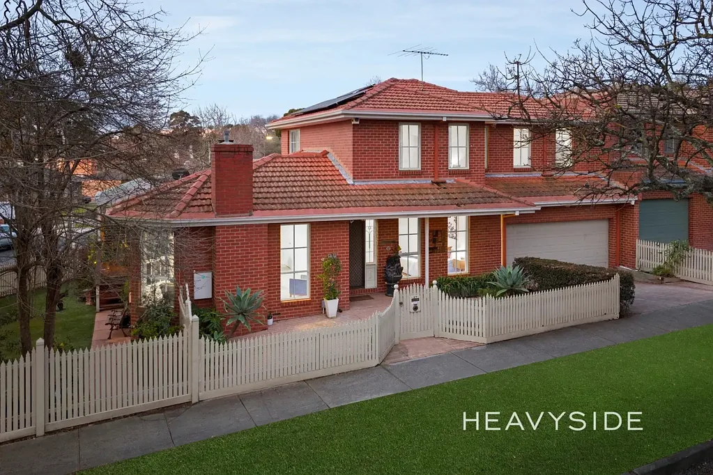 27 Windsor Crescent, Mont Albert, VIC 3127