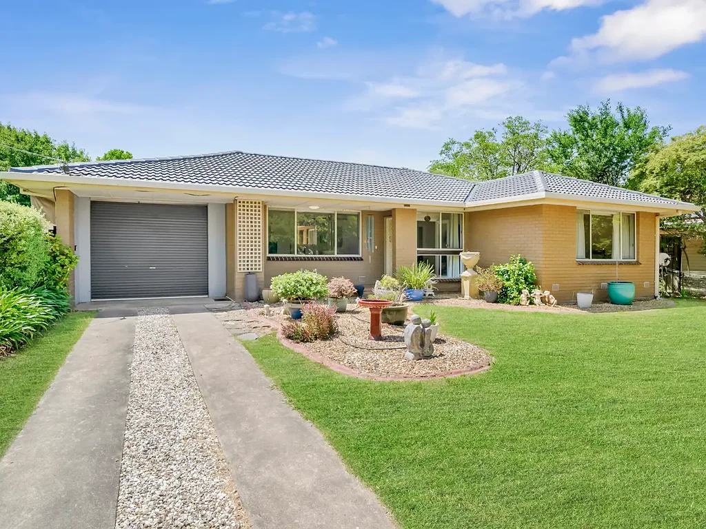Bright 3 Bedroom WALK TO RIVER  - REGISTER TO INSPECT