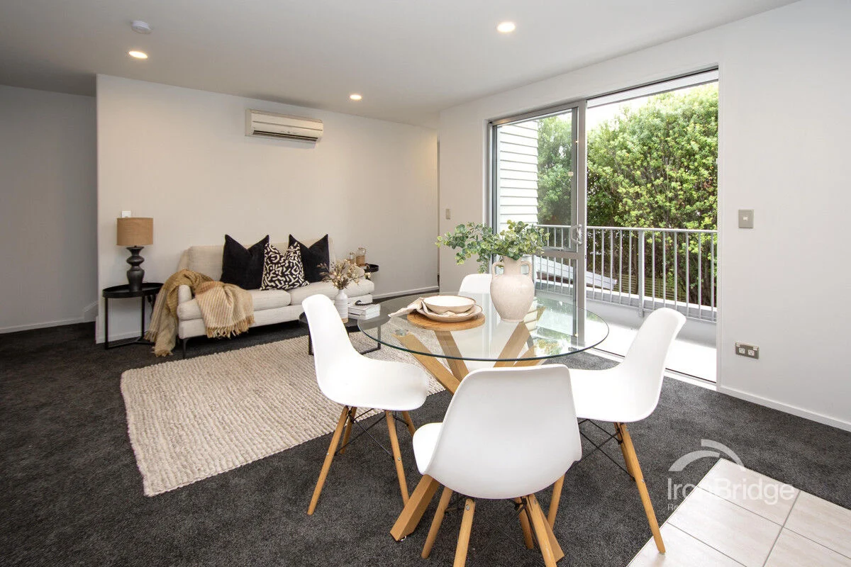 172d Edgeware Road, Edgeware, Christchurch, 3 침실, 2 욕실, Townhouse