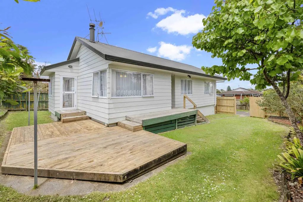 1/6 De Quincey Terrace, Highland Park, Manukau City, Auckland