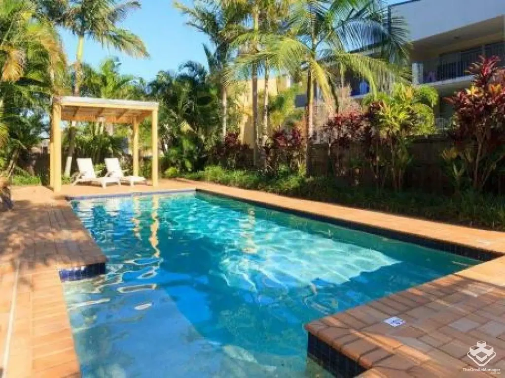Spacious Three Bedroom Two Bath Apartment Living in Garden City