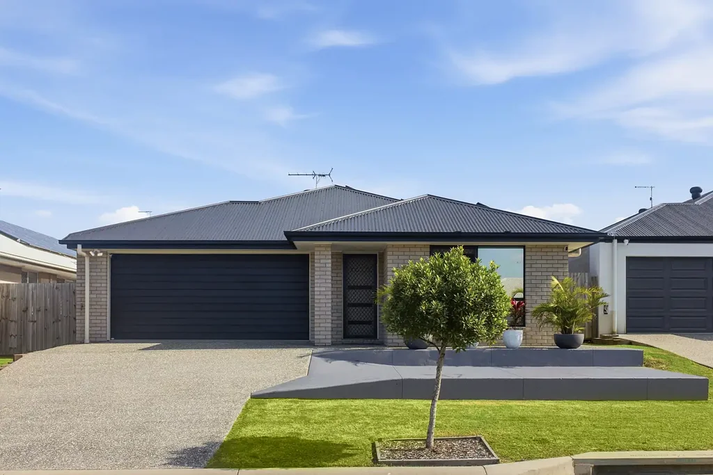 Morayfield 4房 精心设计。卓越升级。 Thoughtfully Designed. Exceptionally Upgraded.