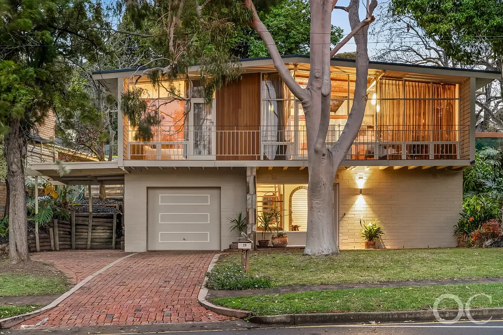 Bedford Park 4 Bedroom Open the Door to a Modernist Gem in Nature's Lap