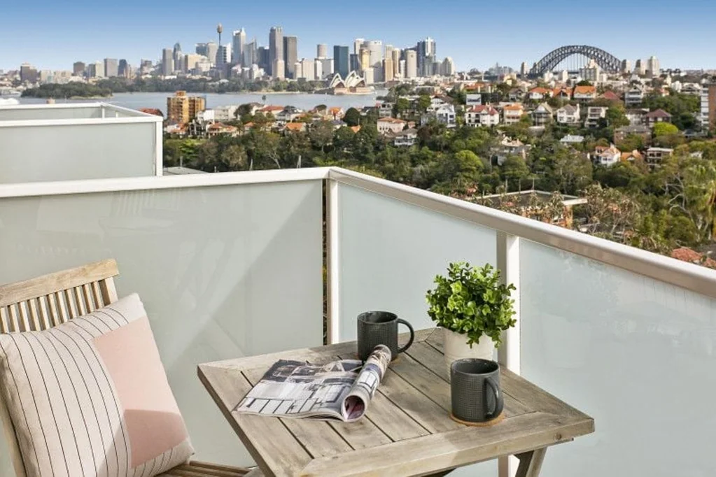 EXQUISITE 2 BED WITH HARBOUR VIEWS