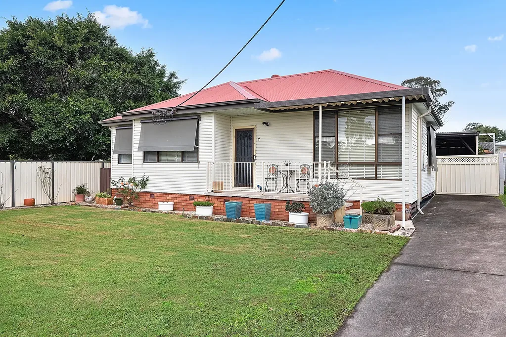 Raymond Terrace 3Kwarto NEAT AND TIDY HOME WITH GRANNY FLAT POTENTIAL!