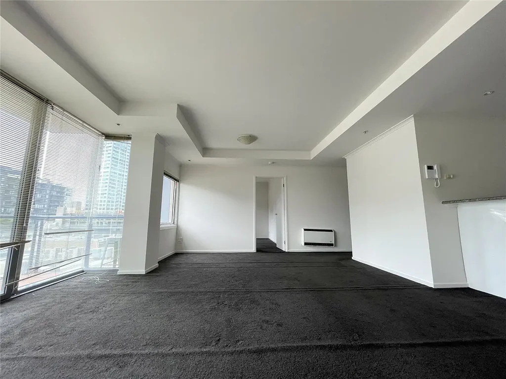 Spacious Three Bedrooms Apartment For Rent
