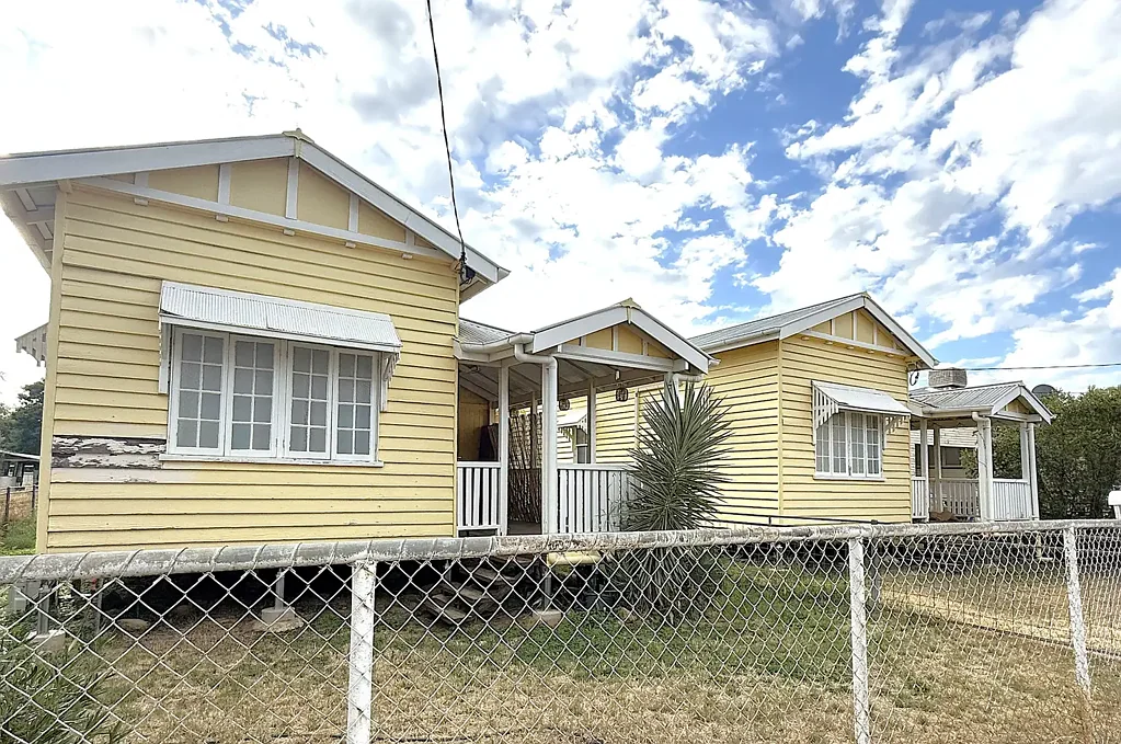 Longreach 2房  Charming Dual-Income Investment in Prime Longreach Location